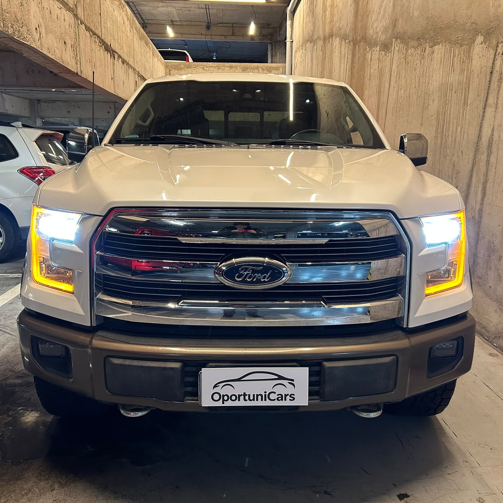 Vehicle media 8