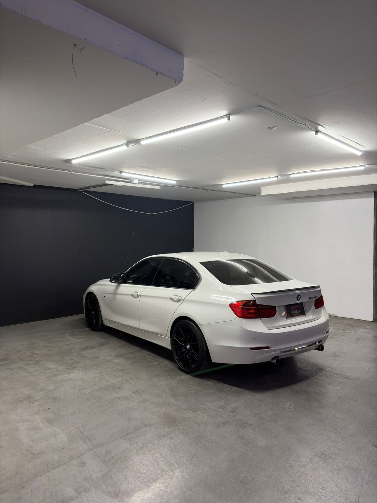 Vehicle media 6