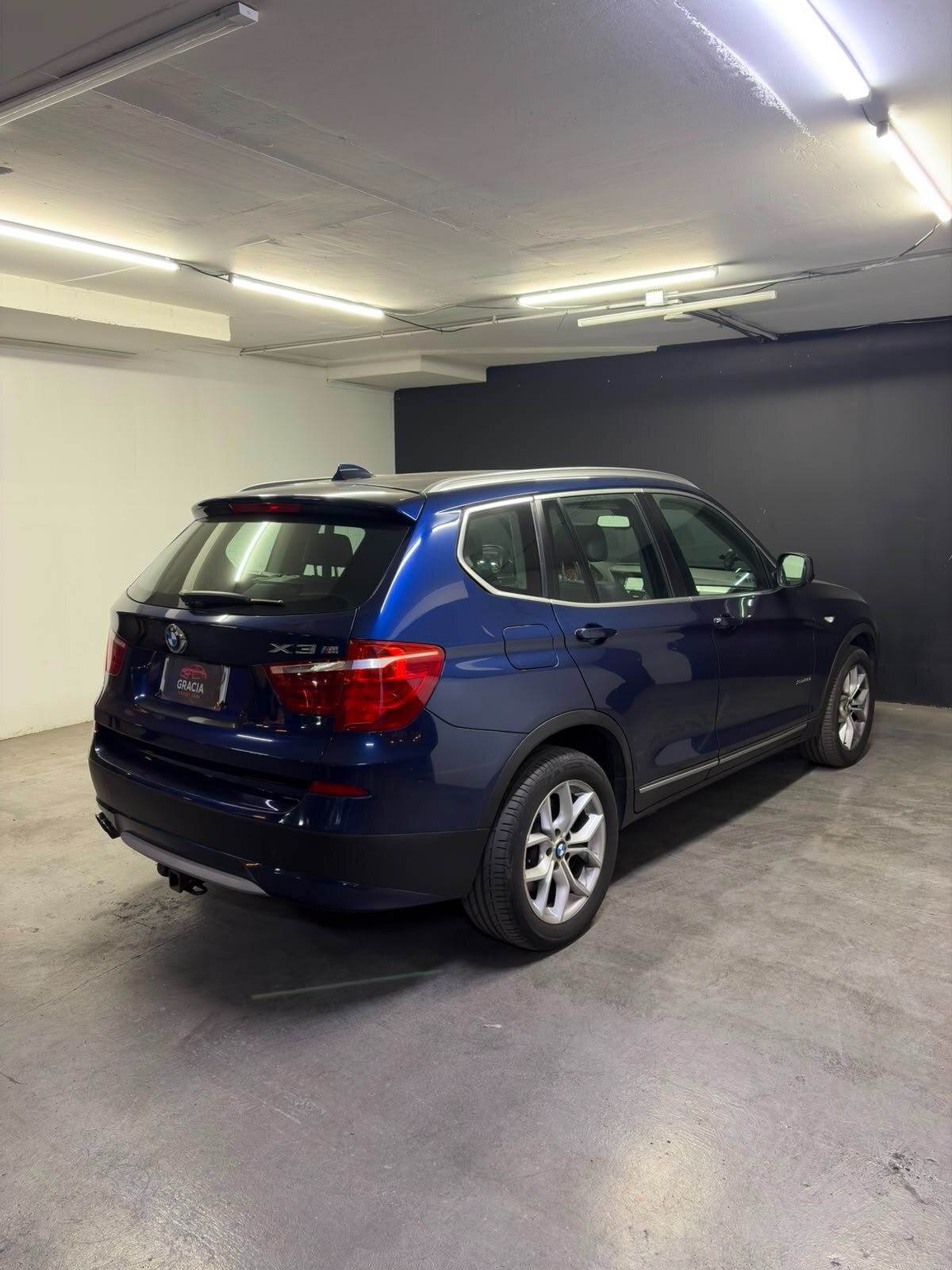 Vehicle media 4