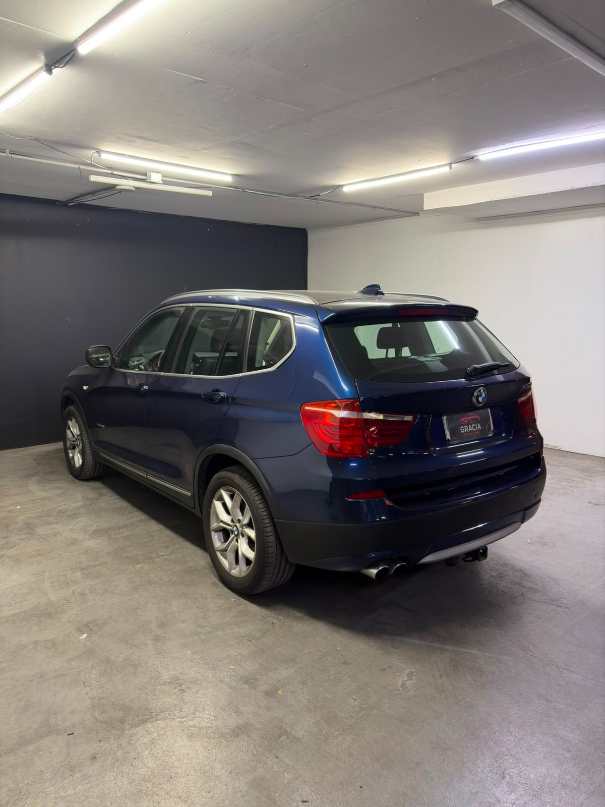 Vehicle media 6