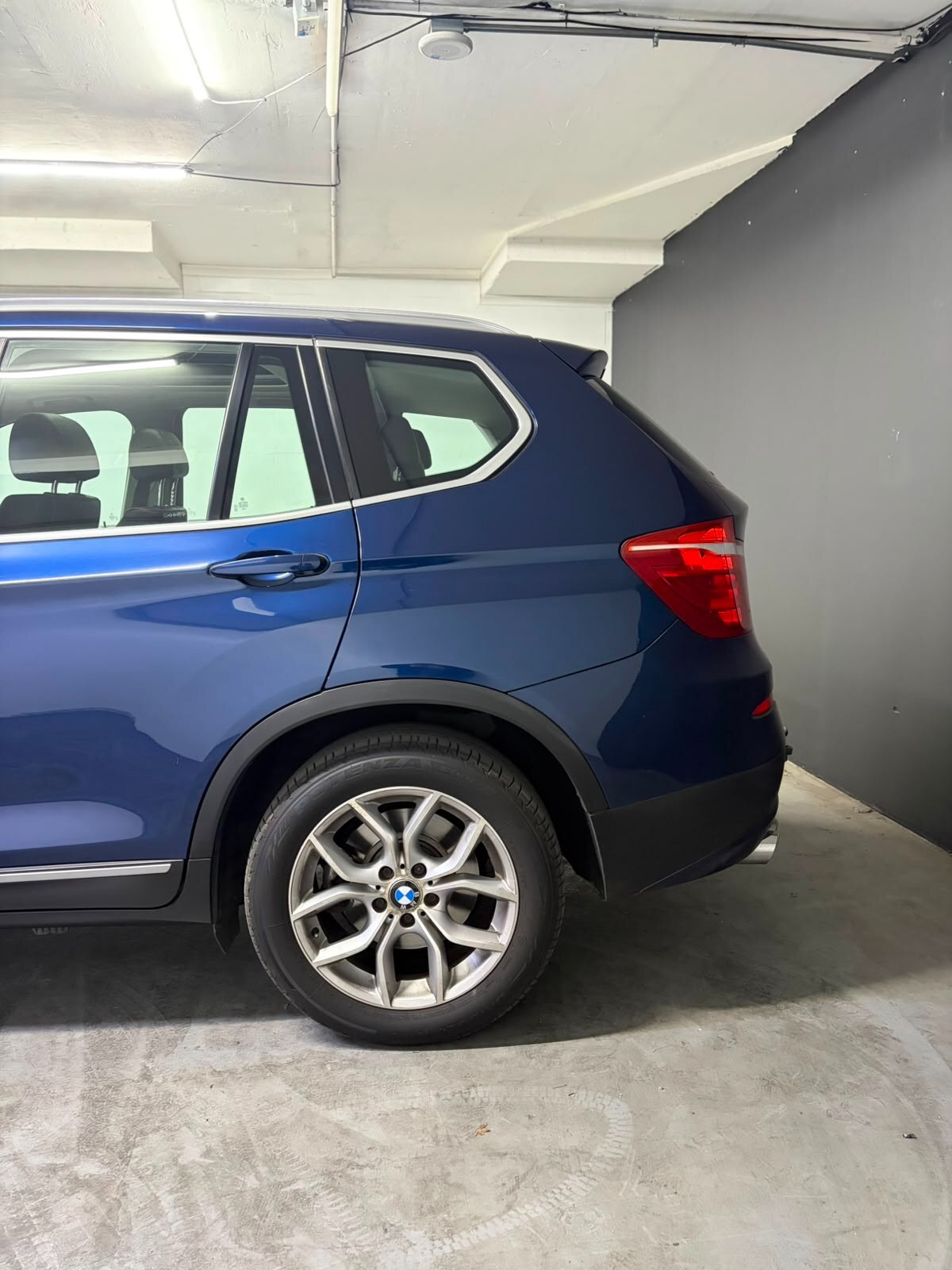 Vehicle media 9
