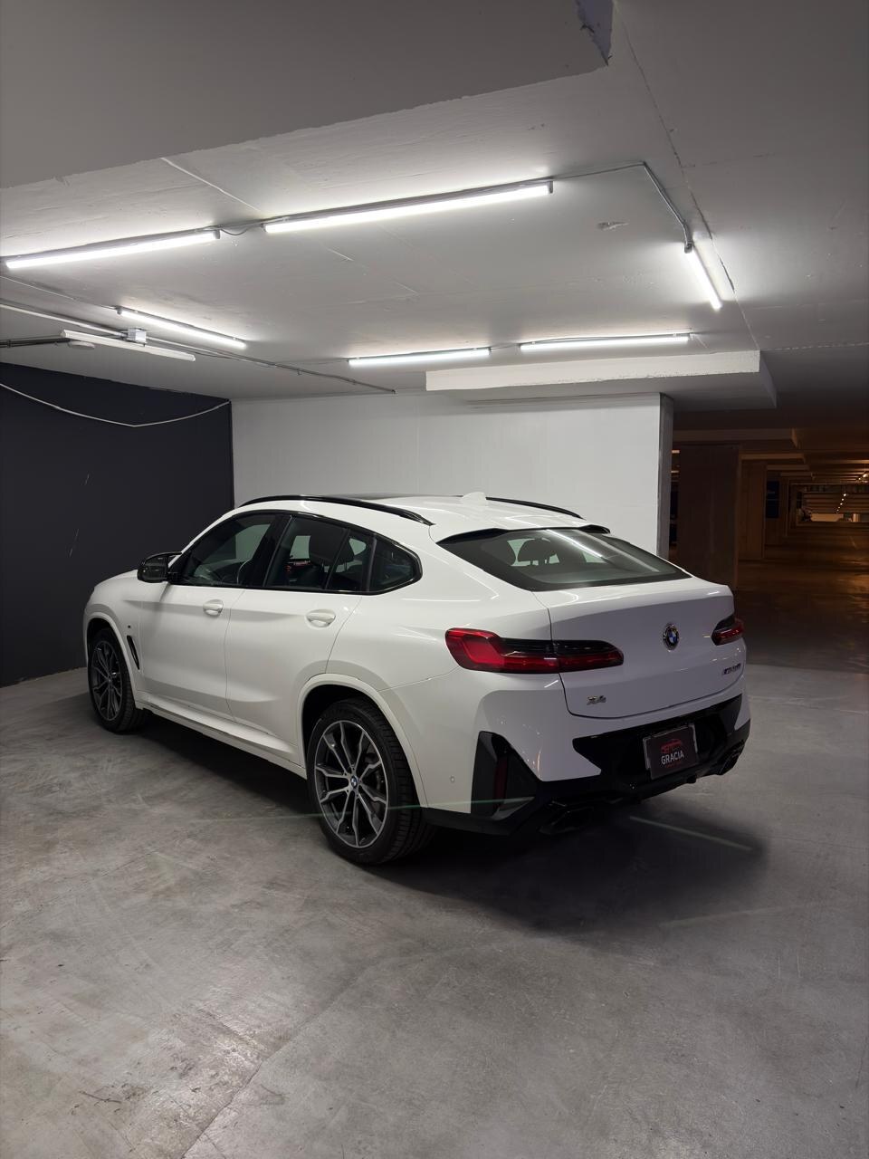 Vehicle media 6
