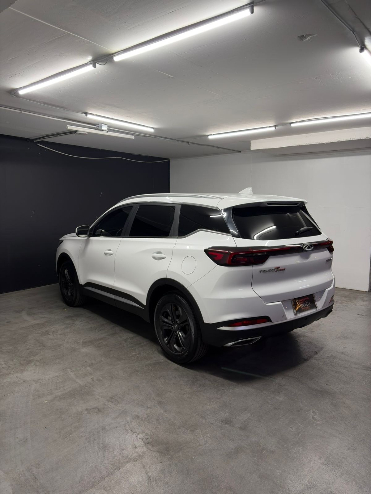 Vehicle media 6