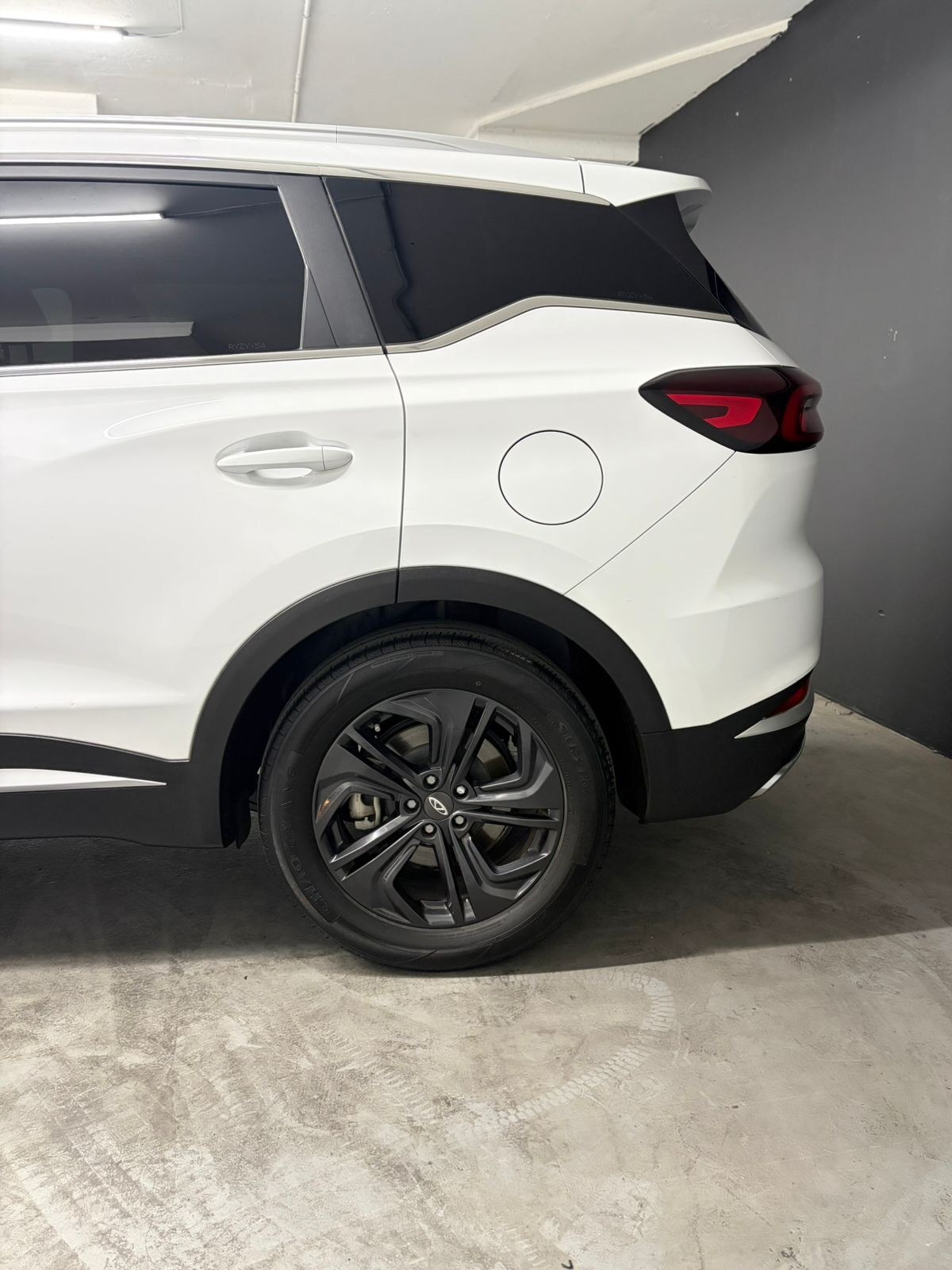 Vehicle media 8