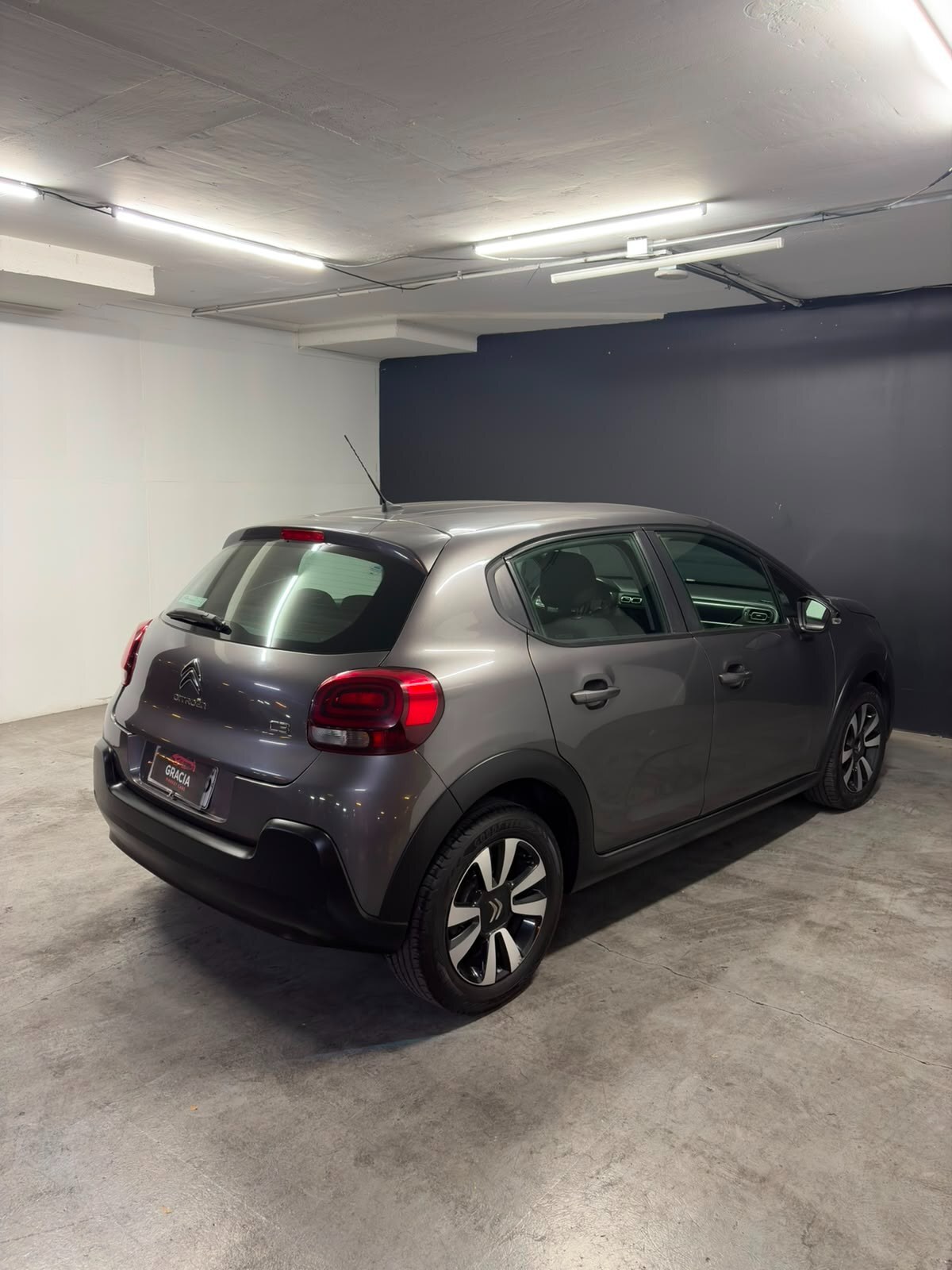 Vehicle media 4