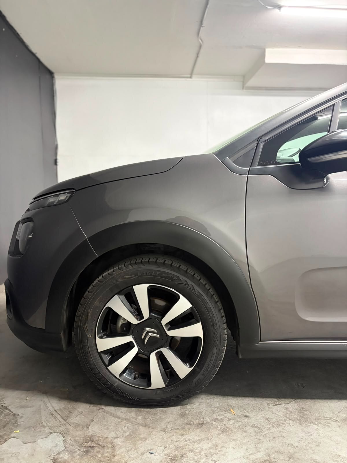 Vehicle media 7