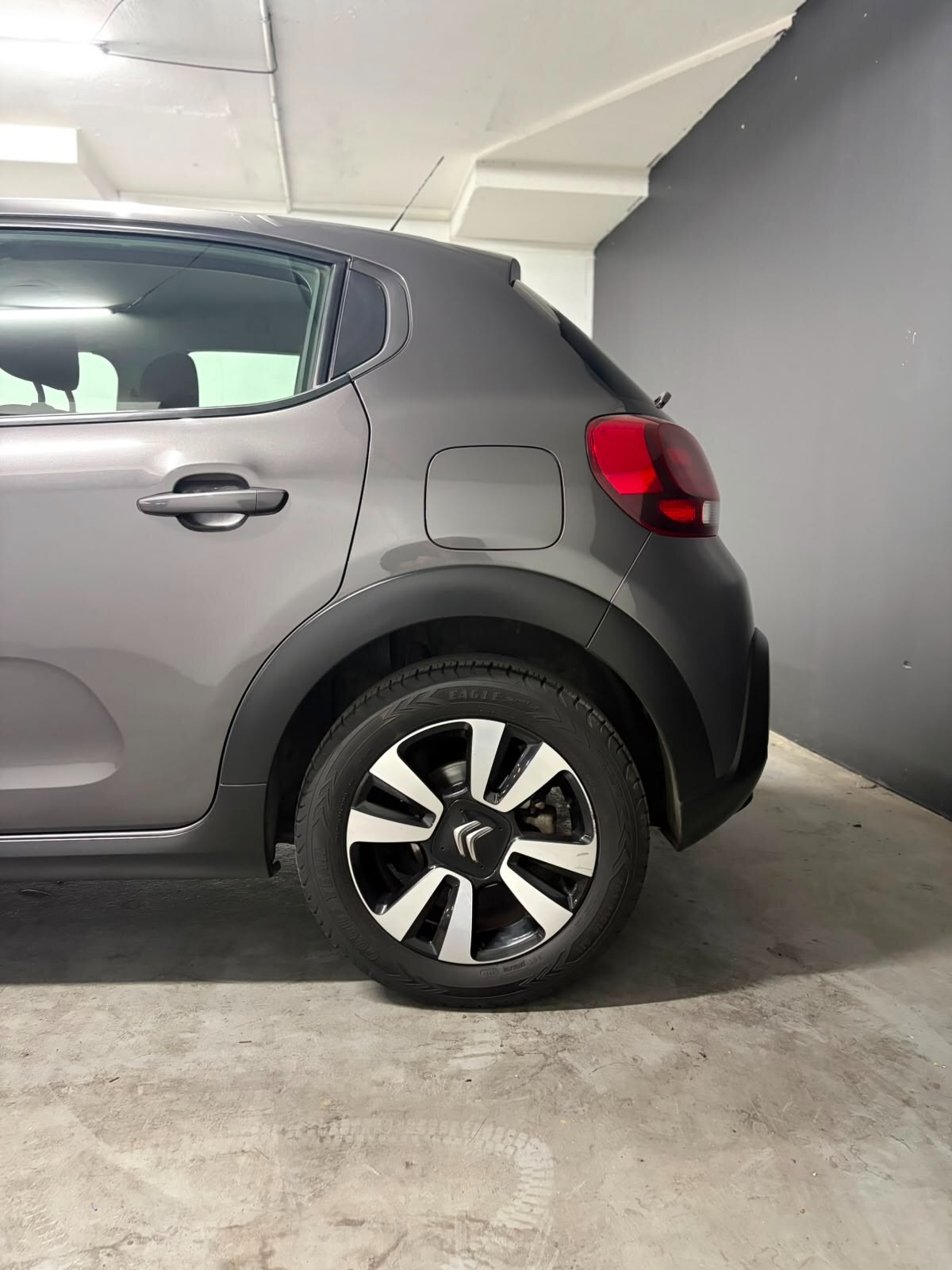 Vehicle media 8
