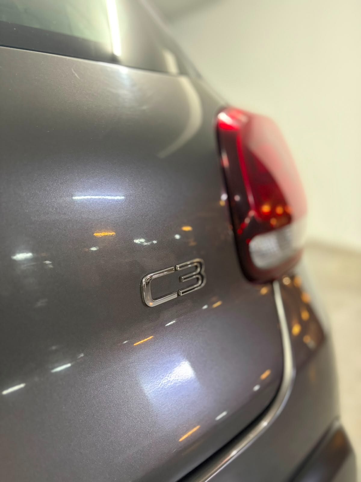 Vehicle media 9
