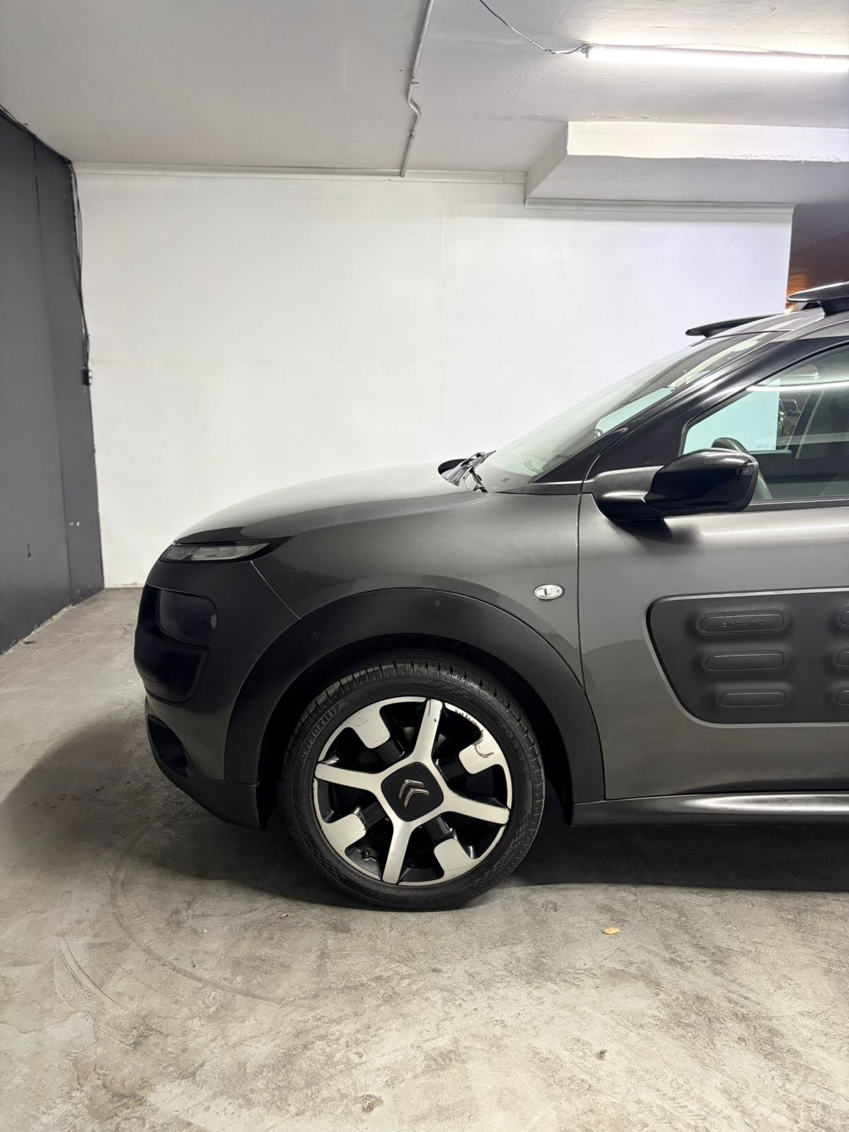 Vehicle media 7