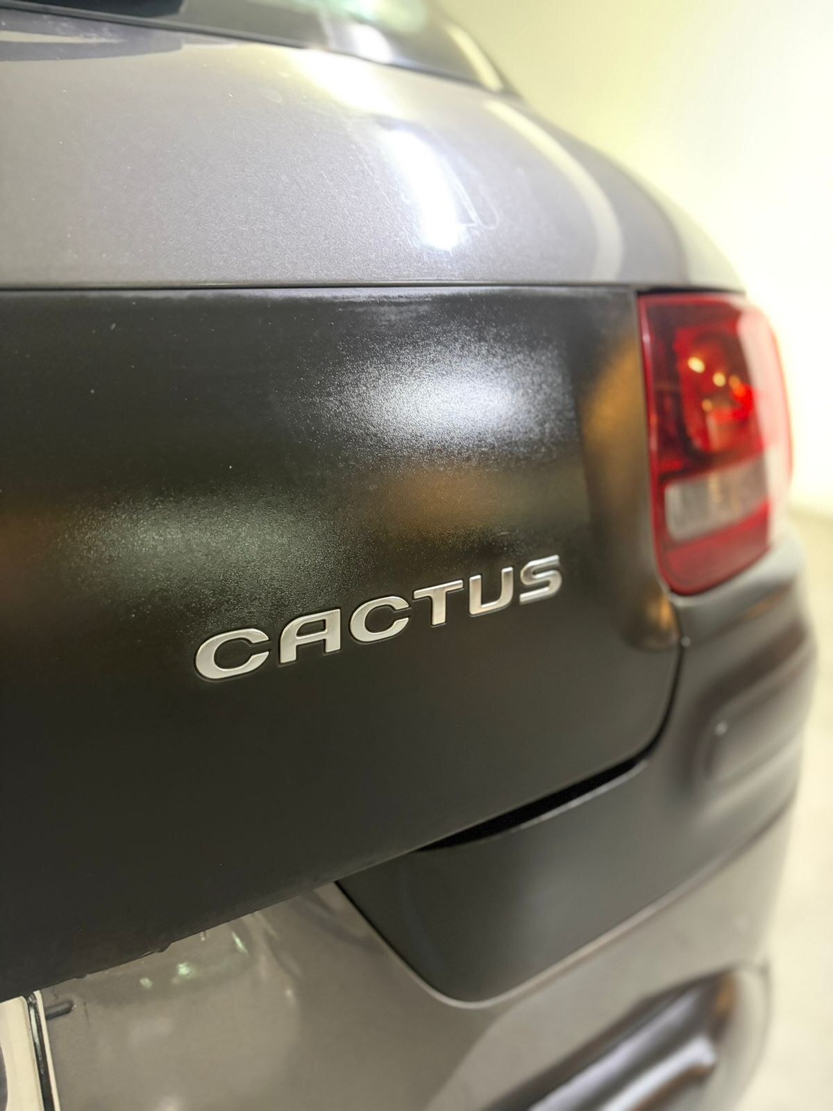 Vehicle media 9