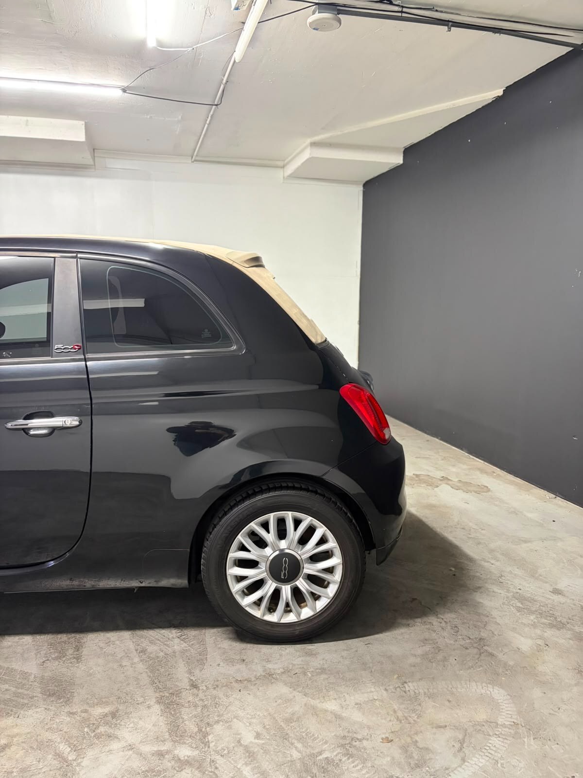 Vehicle media 9