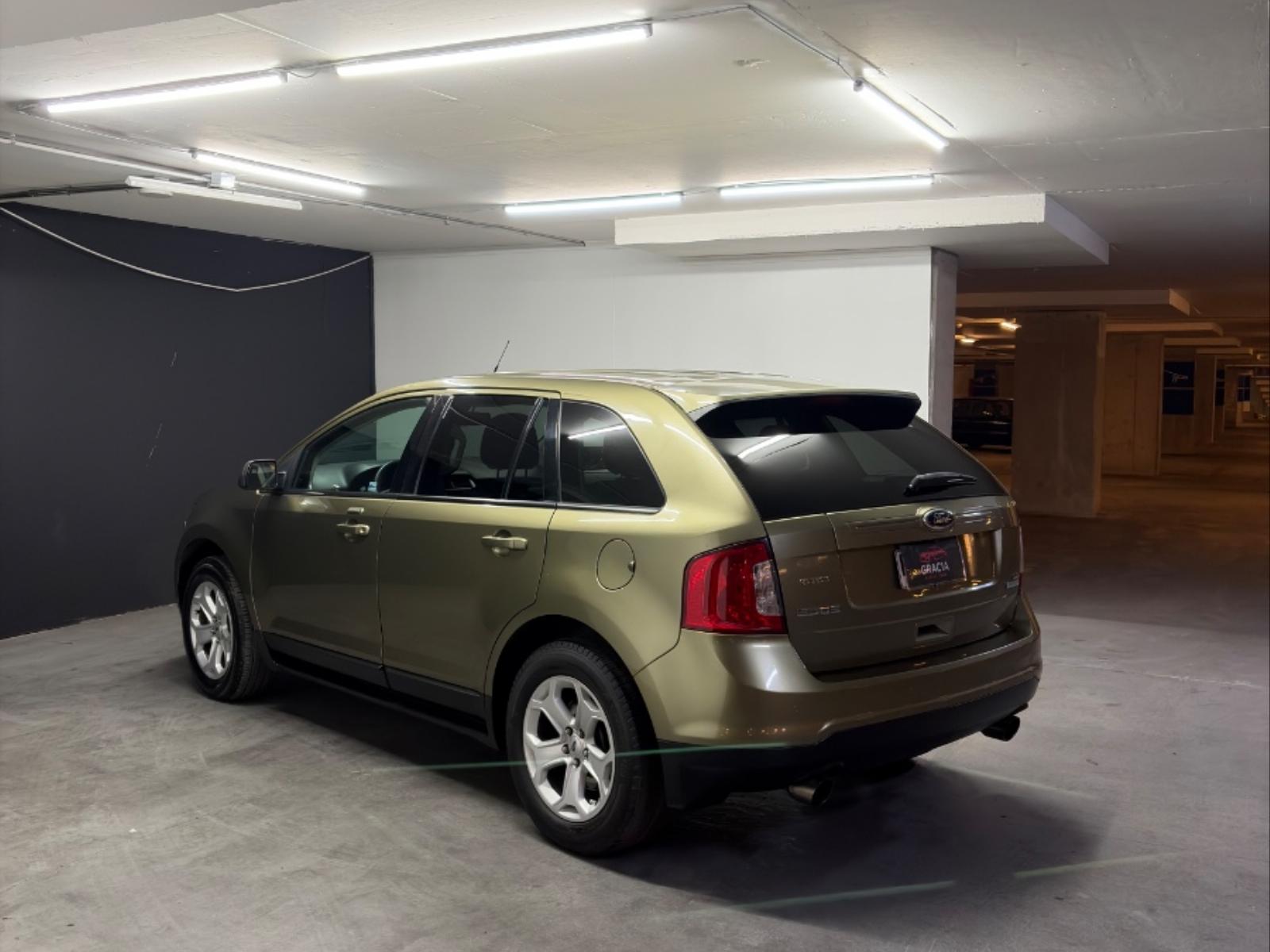 Vehicle media 6