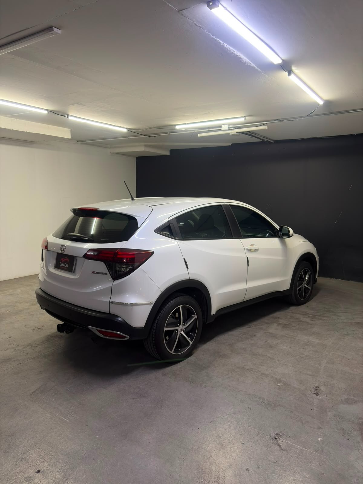 Vehicle media 4