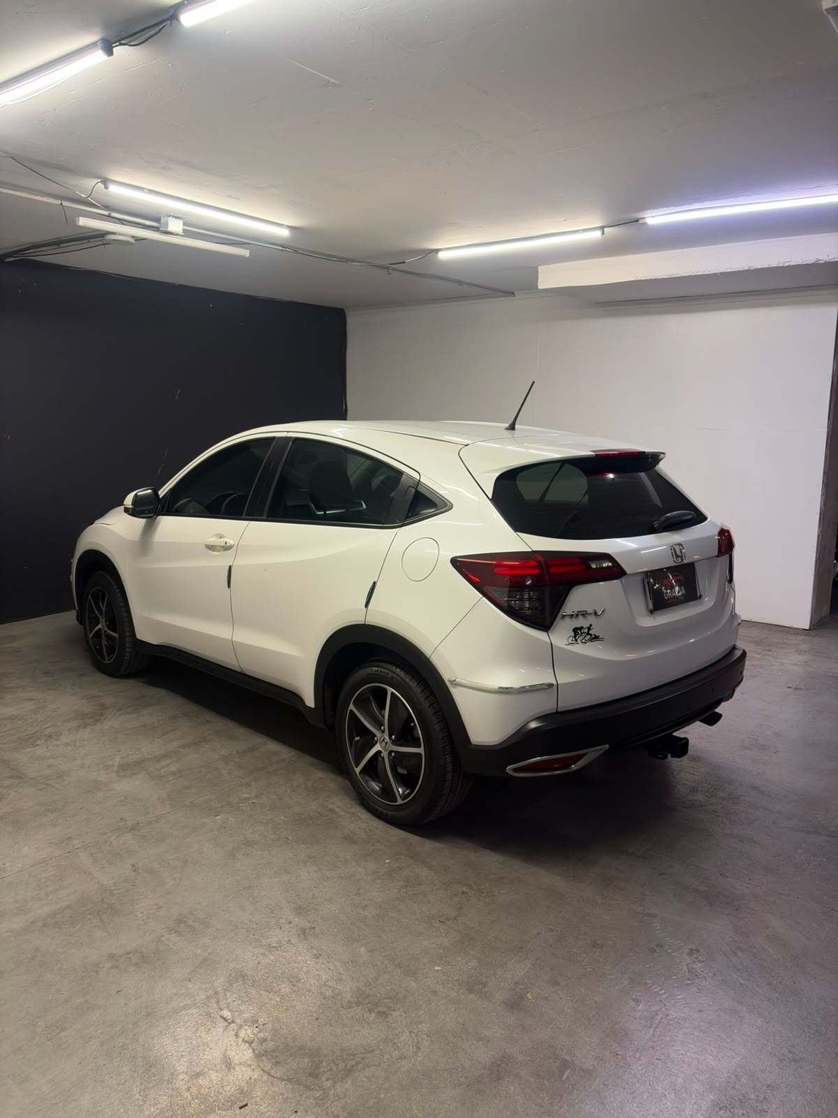 Vehicle media 6