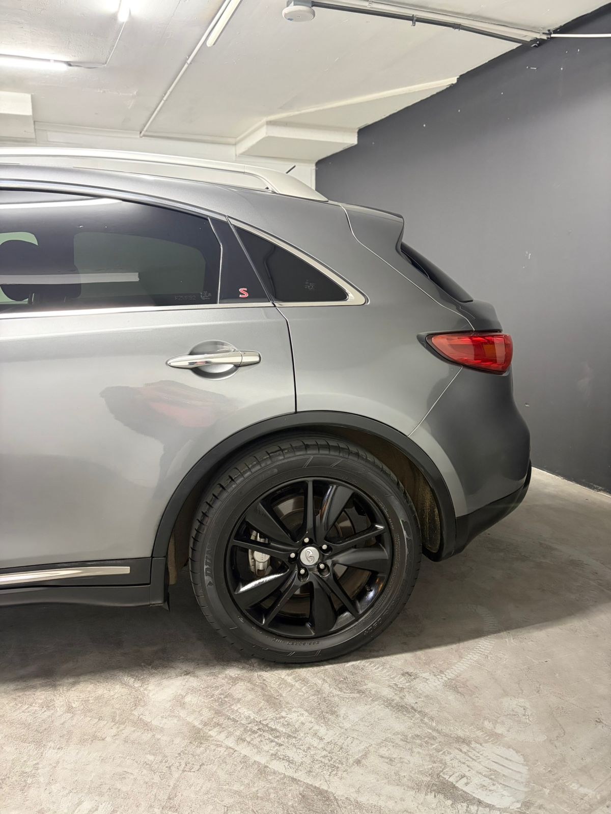 Vehicle media 8