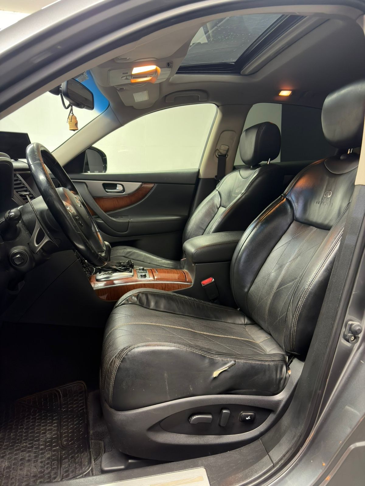 Vehicle media 10