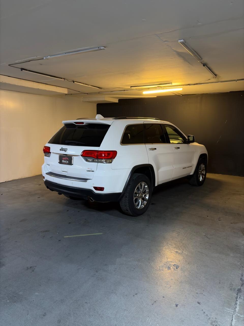 Vehicle media 4