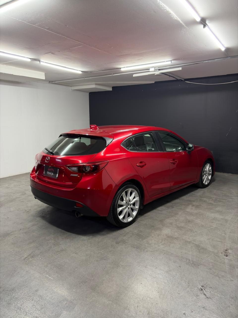 Vehicle media 4