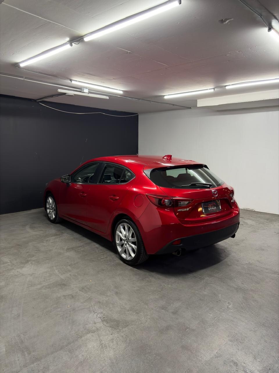 Vehicle media 6