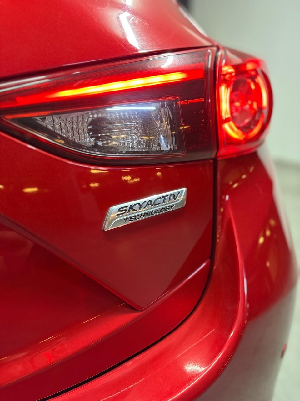 Vehicle media 9