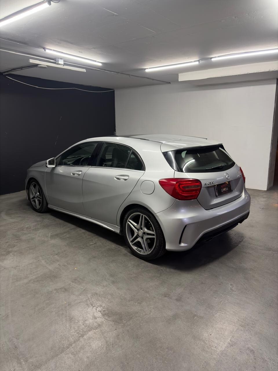 Vehicle media 6