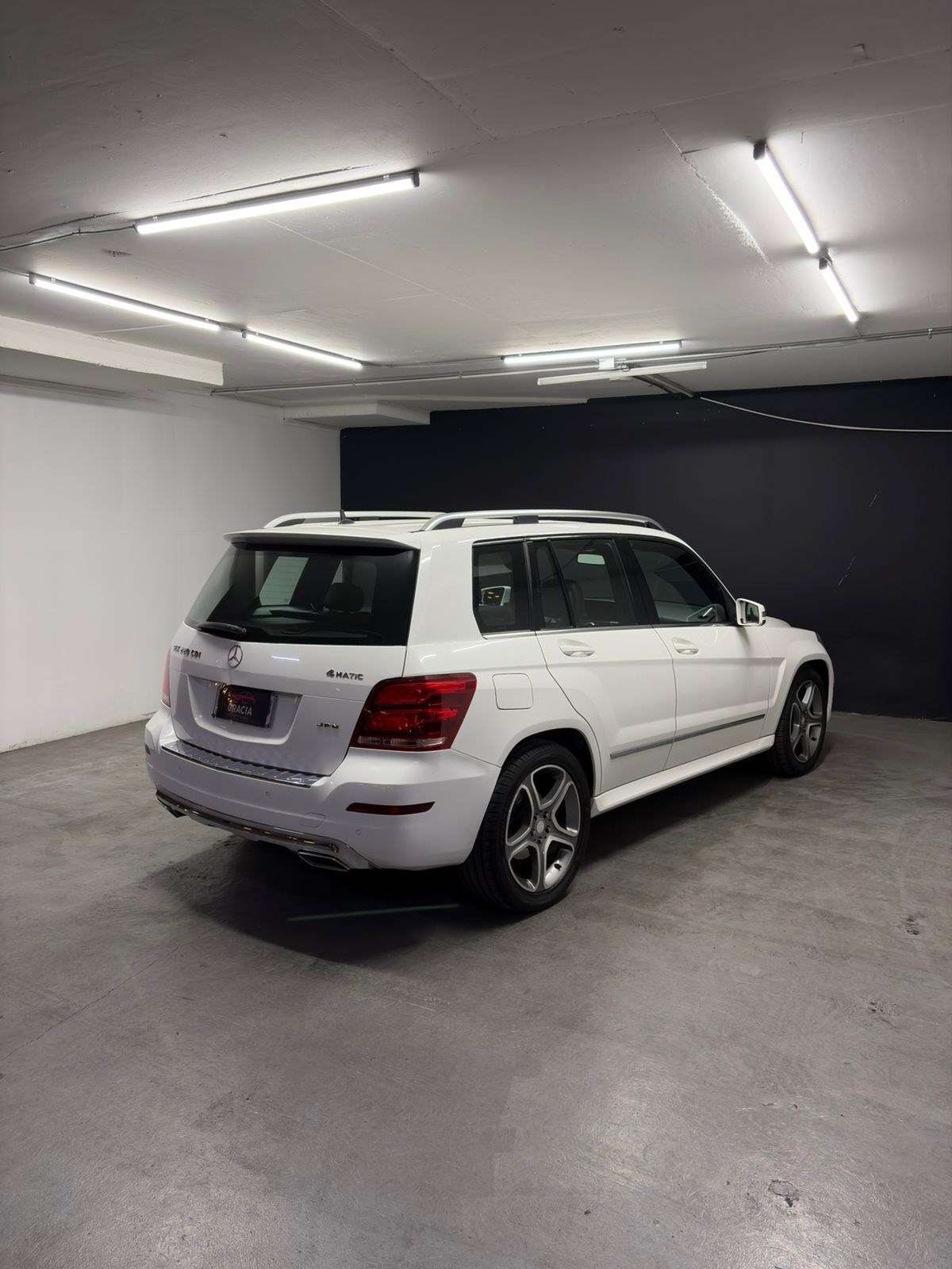 Vehicle media 4