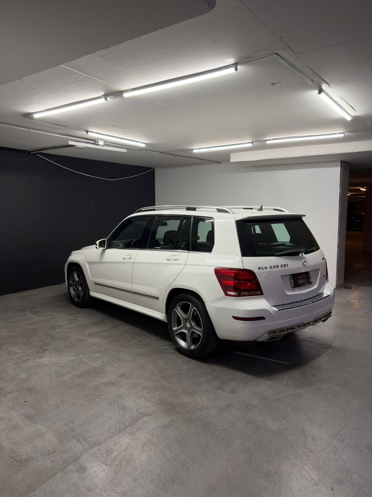 Vehicle media 6