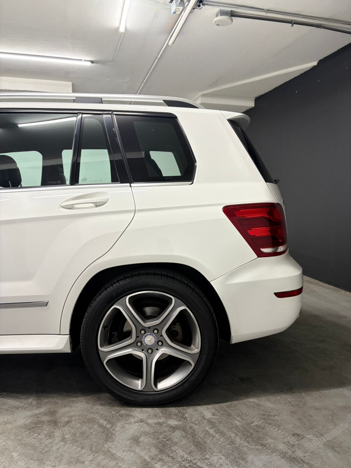Vehicle media 8
