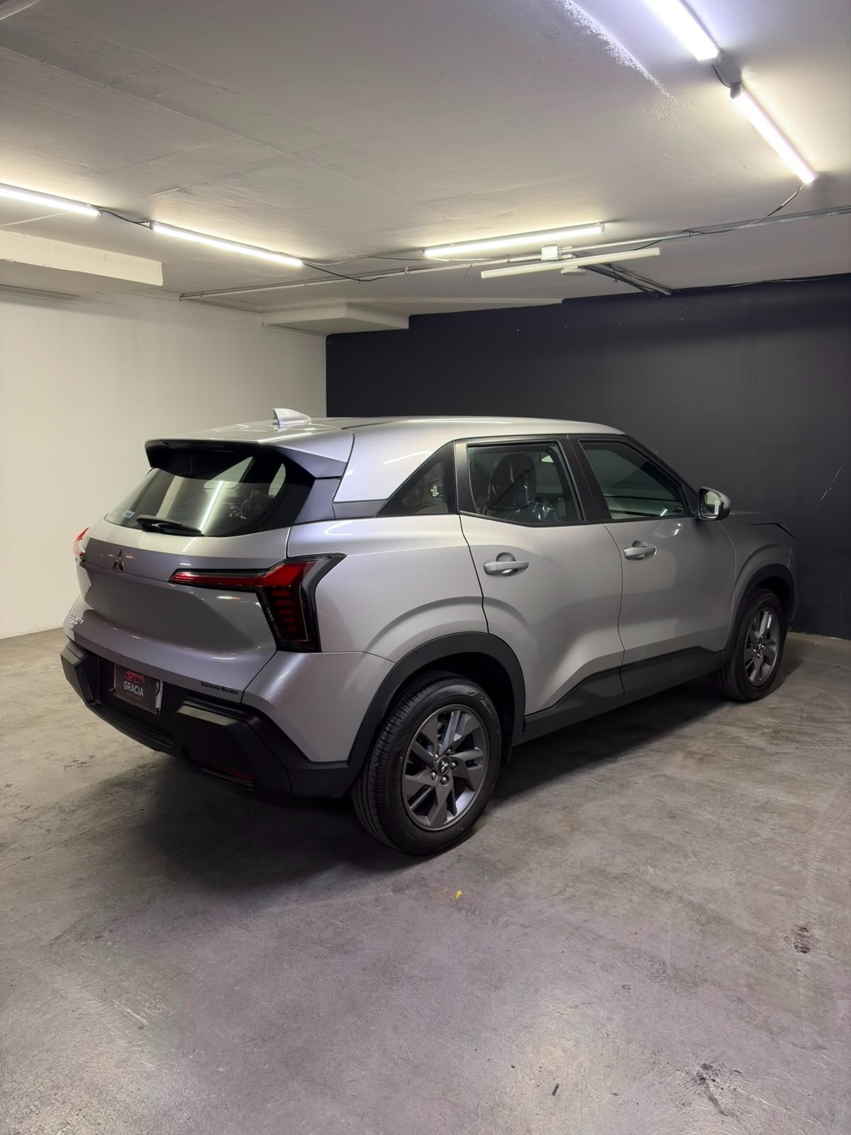 Vehicle media 4