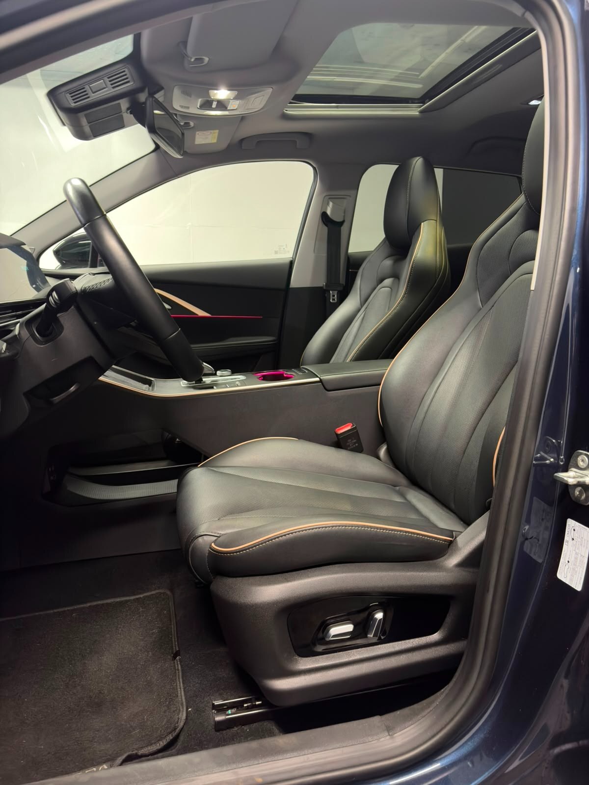 Vehicle media 10