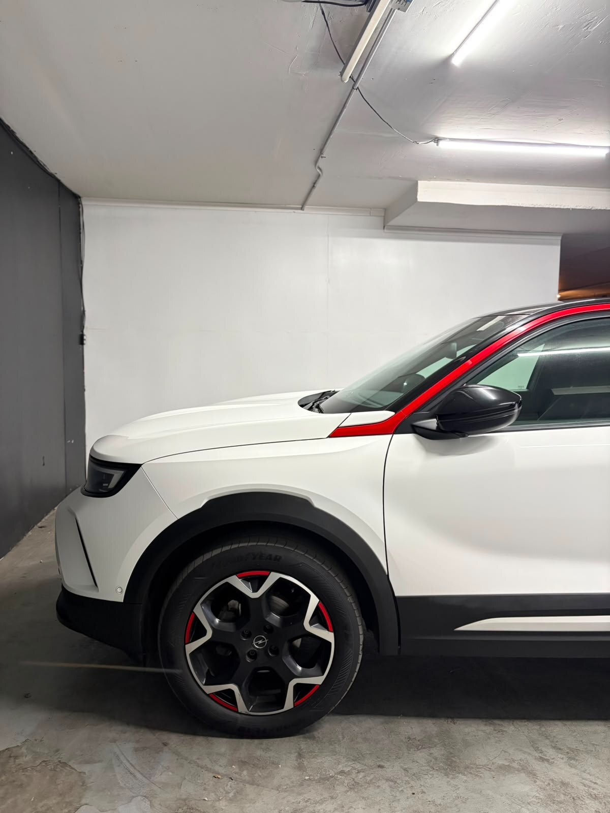Vehicle media 7