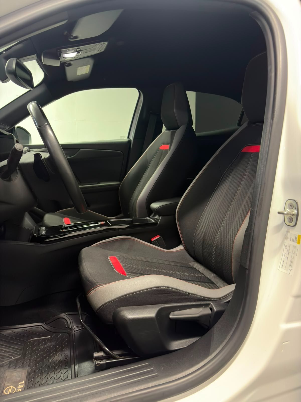 Vehicle media 9