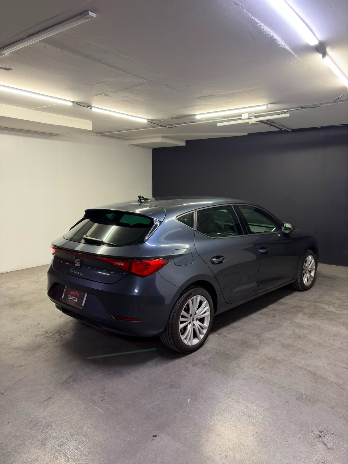 Vehicle media 4