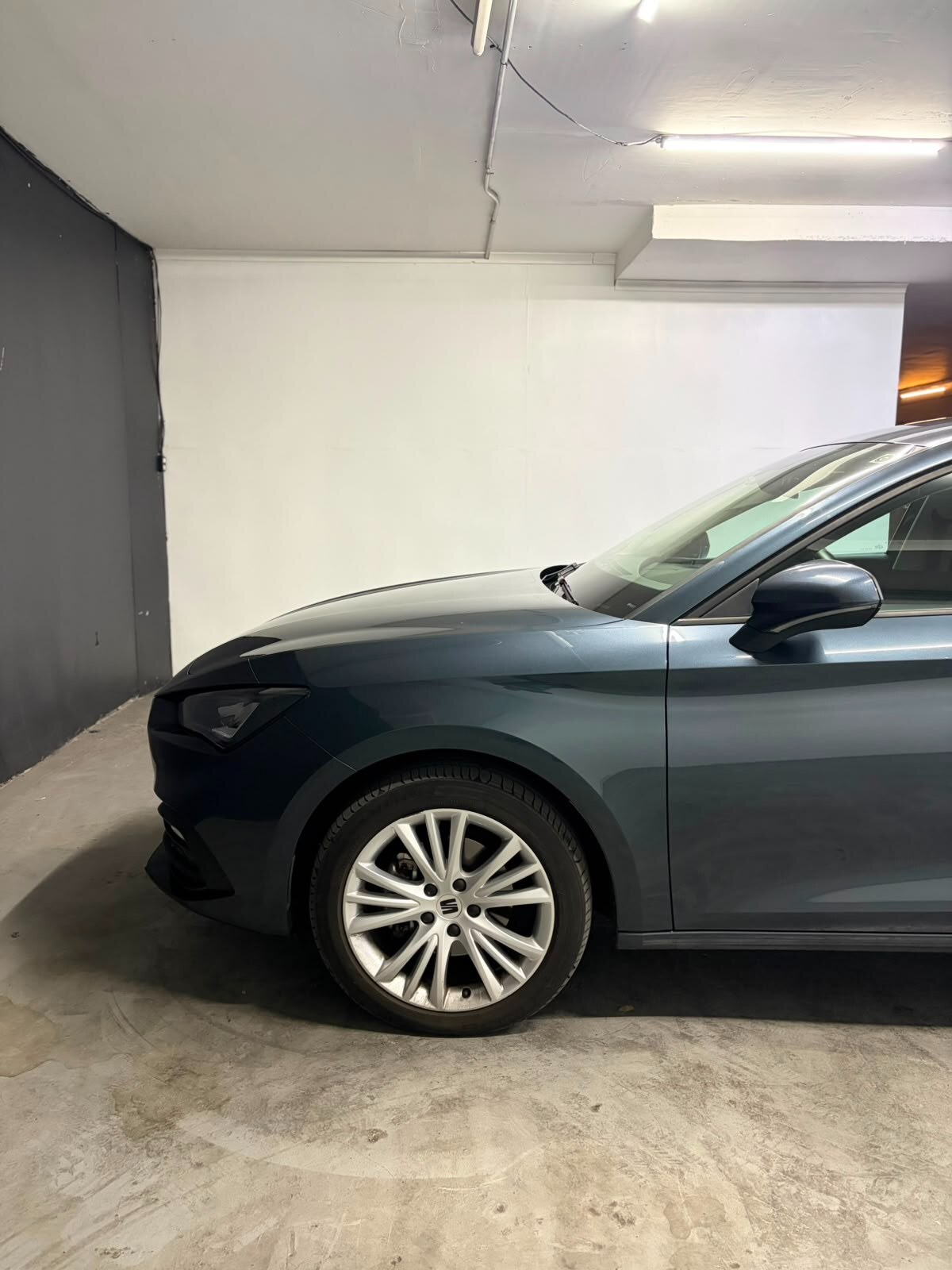 Vehicle media 7