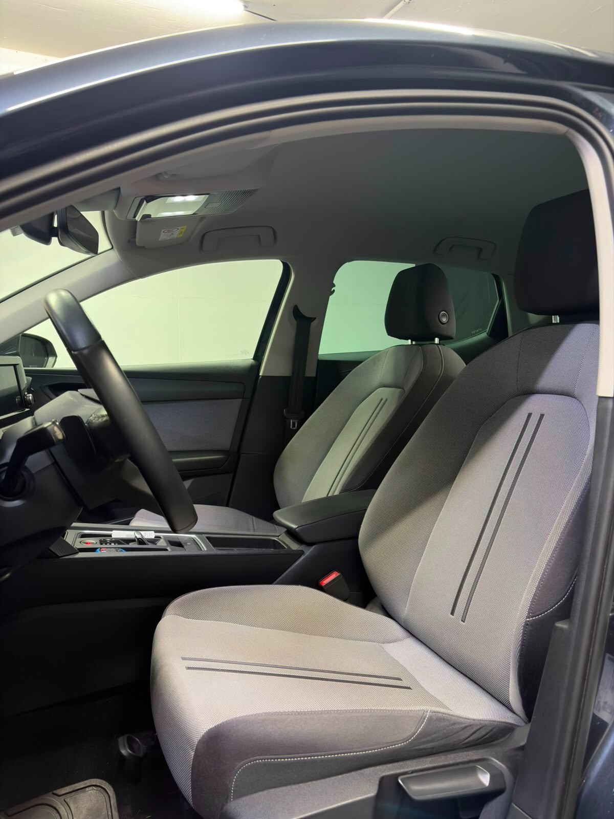 Vehicle media 9