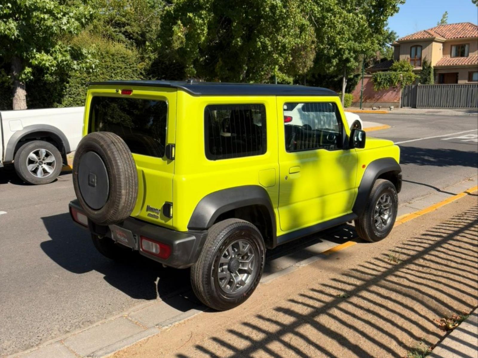 Vehicle media 4