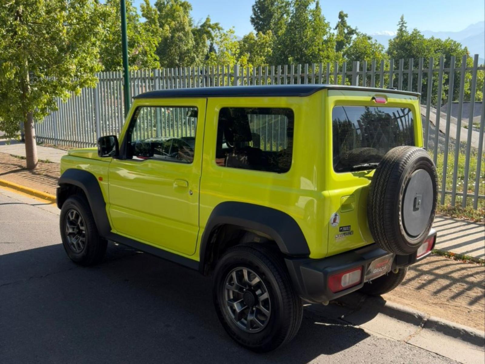 Vehicle media 6