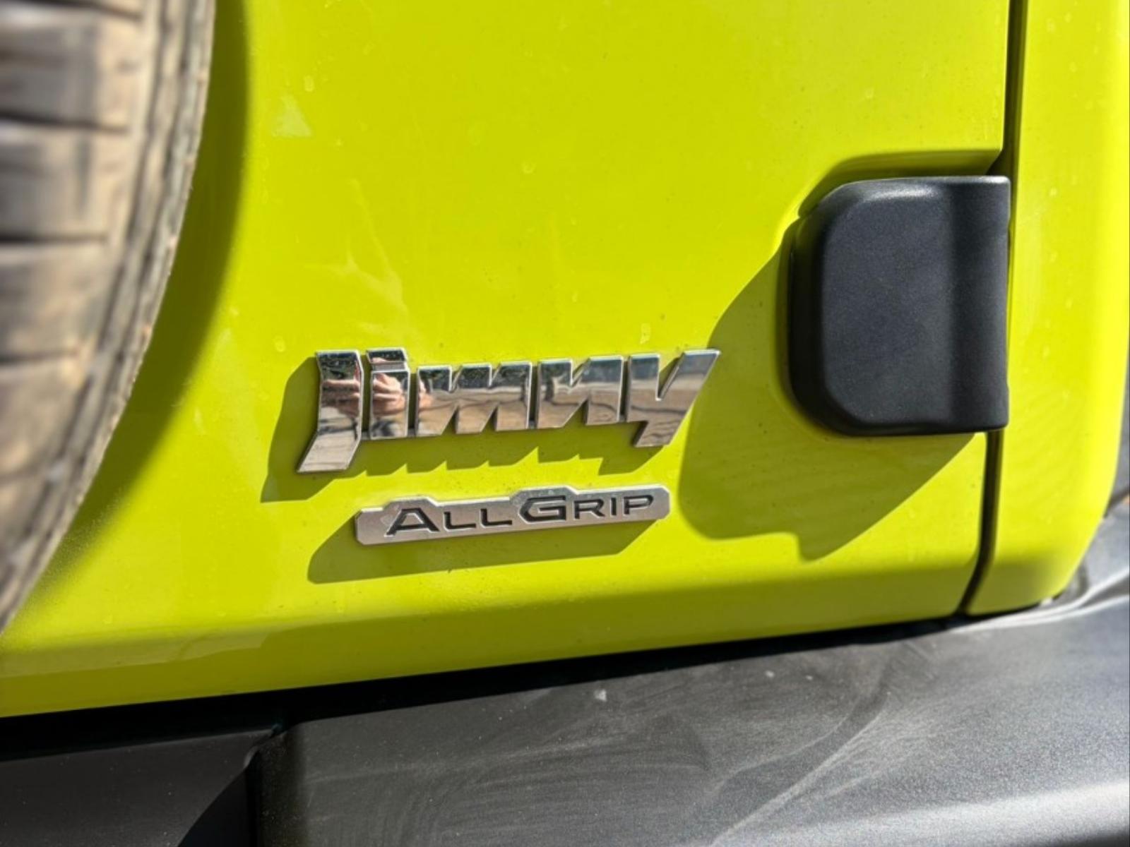 Vehicle media 9