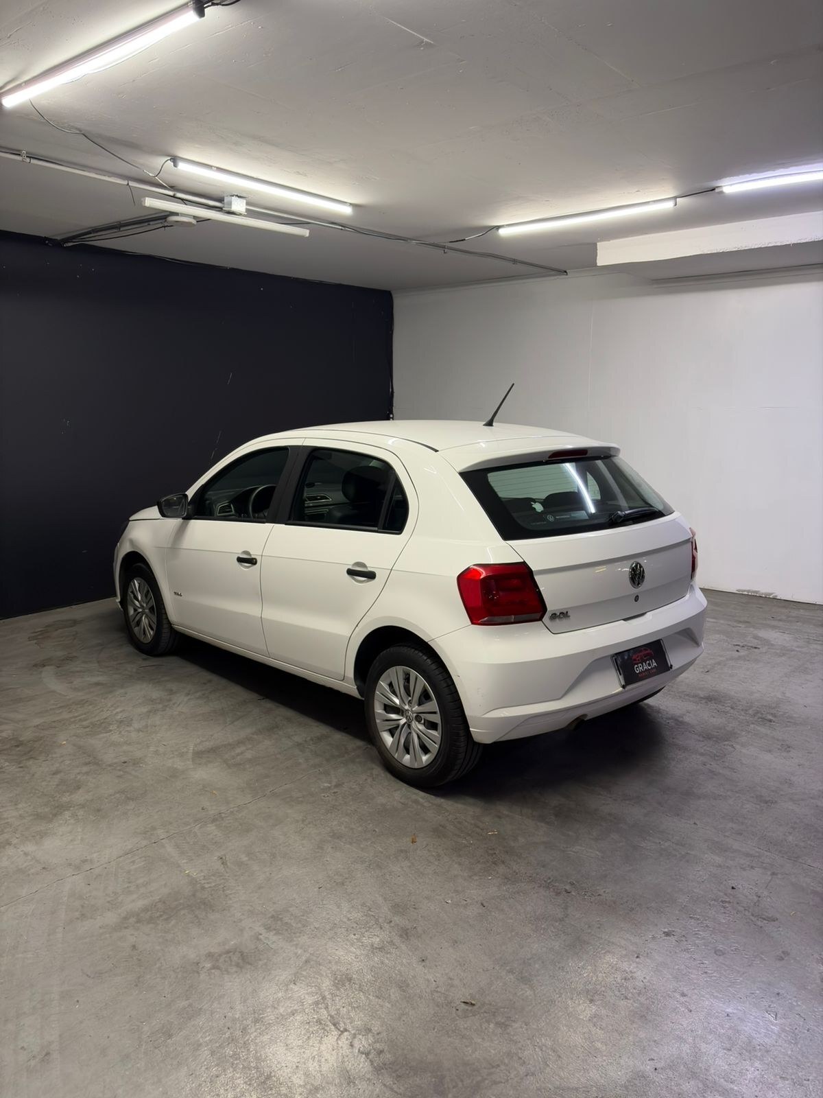 Vehicle media 6