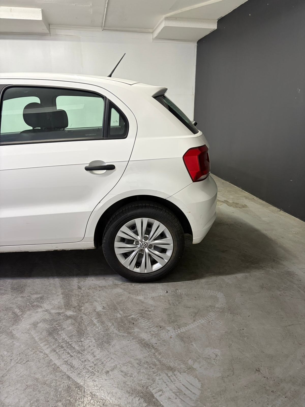 Vehicle media 9