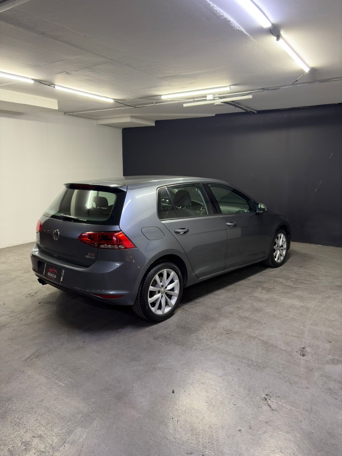 Vehicle media 4