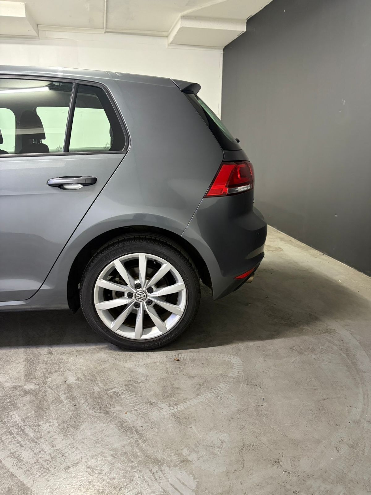 Vehicle media 8