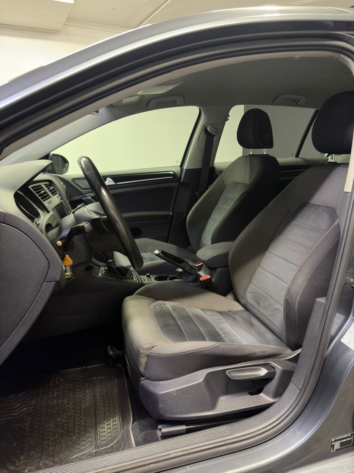 Vehicle media 10