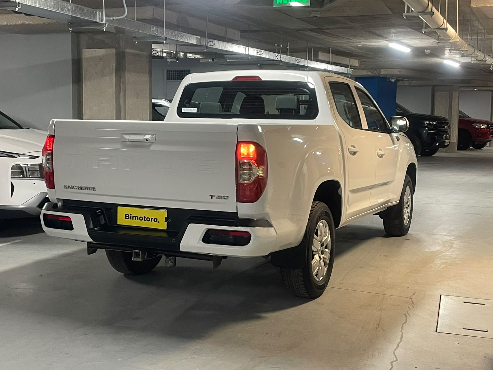 Vehicle media 6