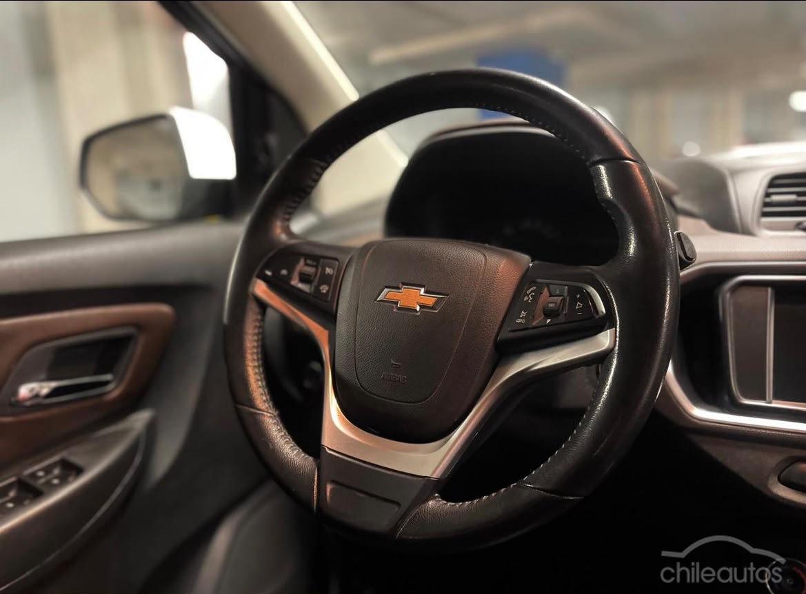 Vehicle media 7