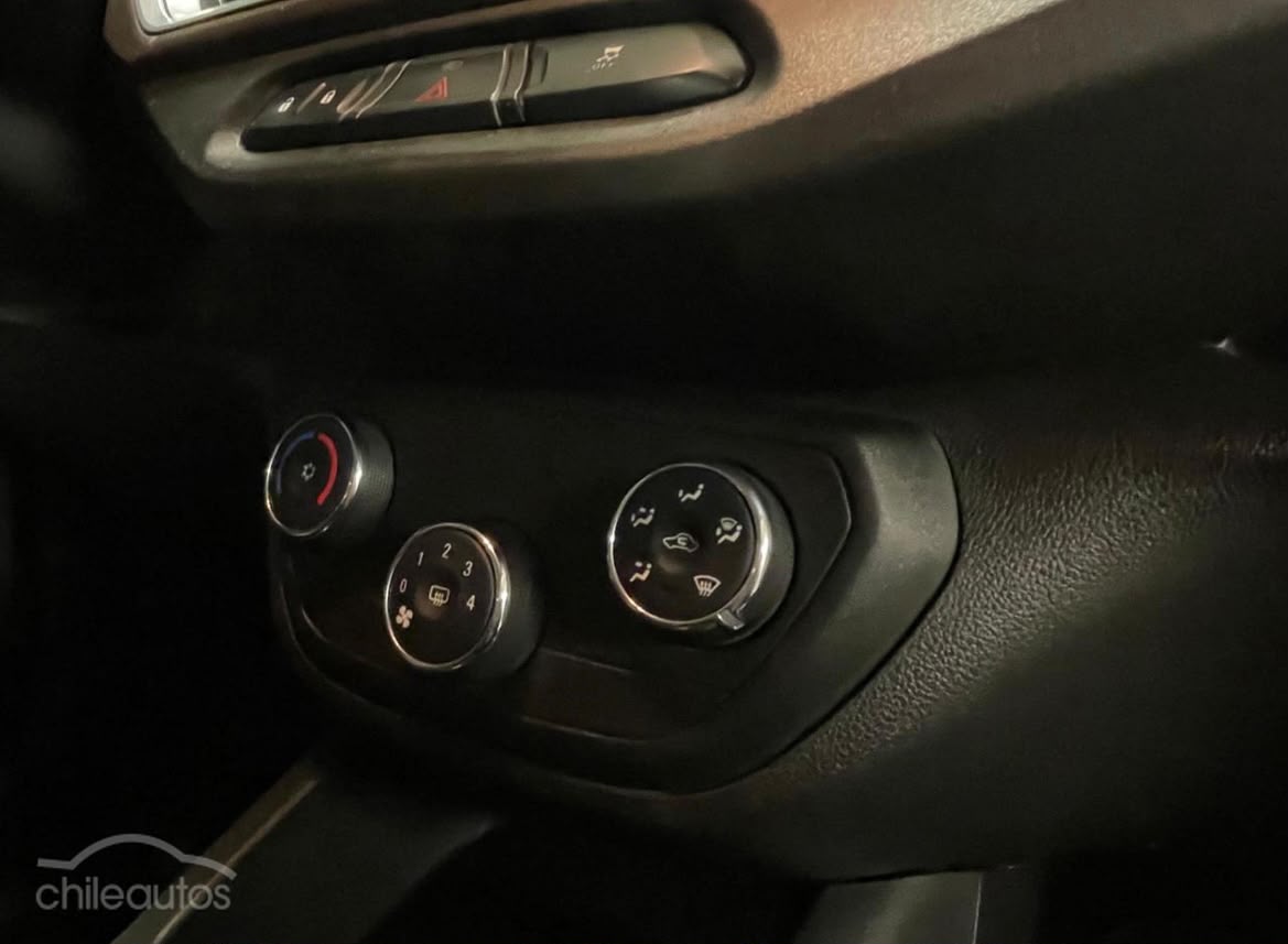Vehicle media 9