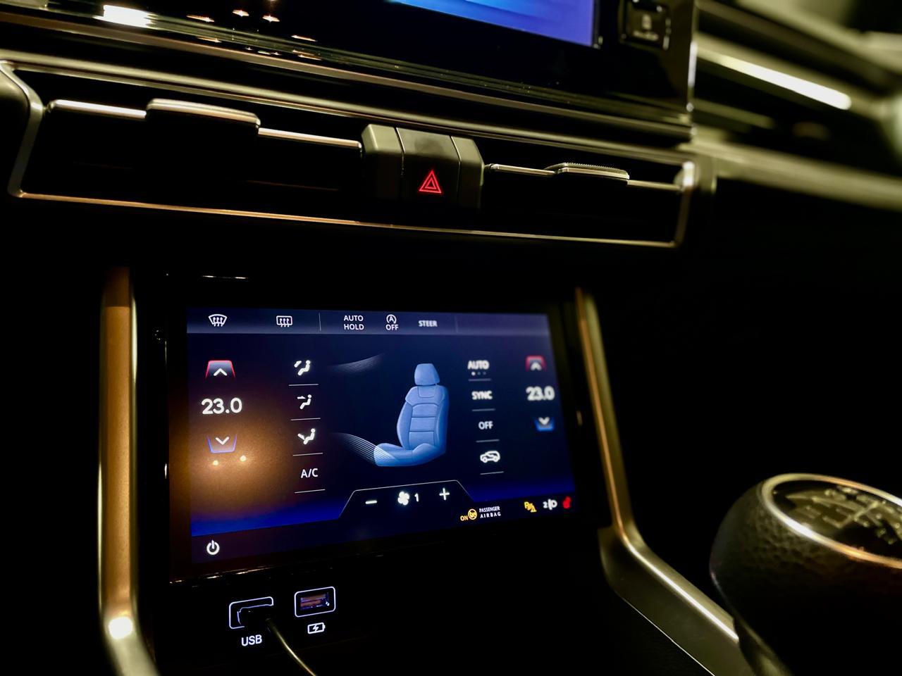 Vehicle media 8