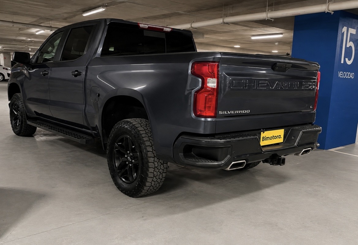 Vehicle media 4