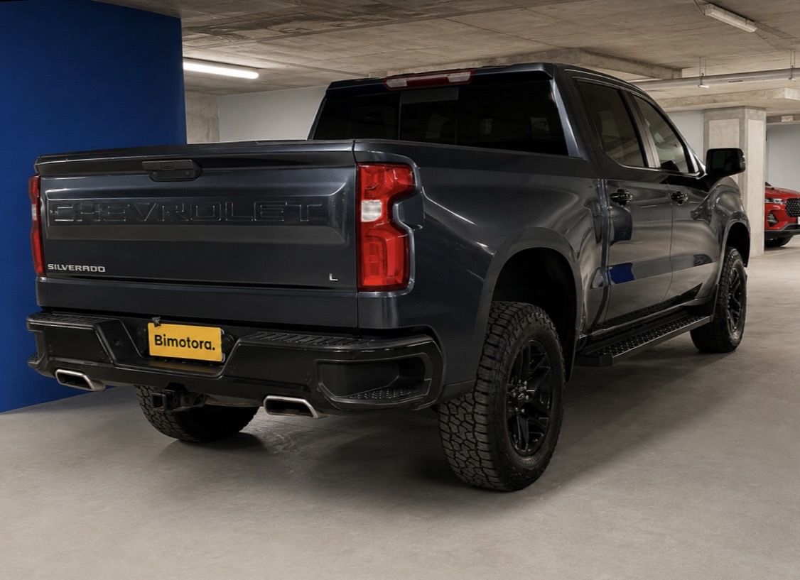 Vehicle media 5