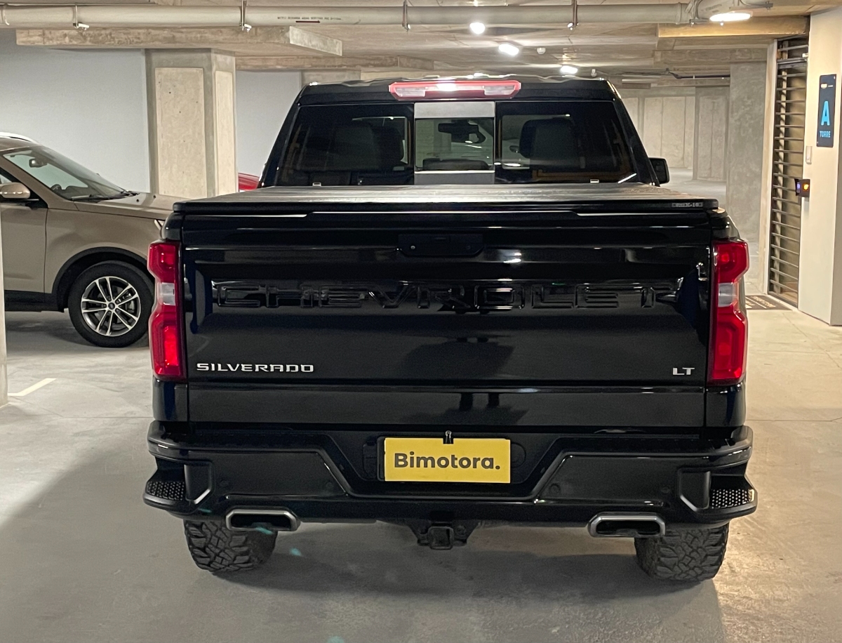 Vehicle media 5